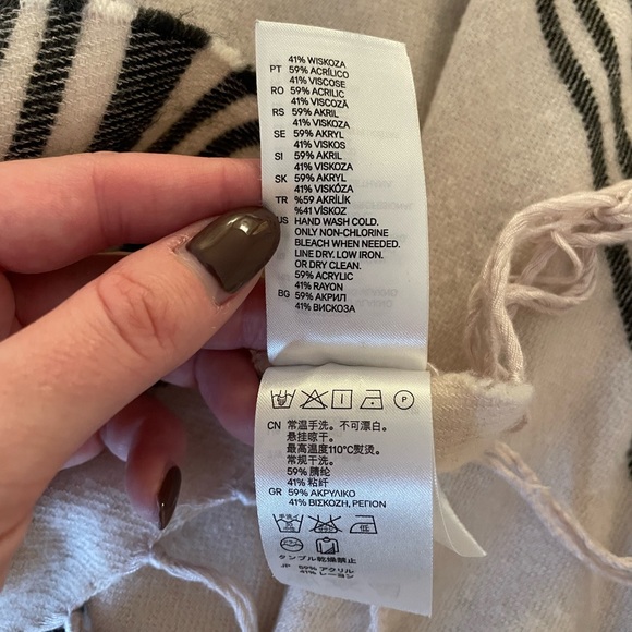 H&M Striped Light Black & Cream Cape One Size - Picture 5 of 5